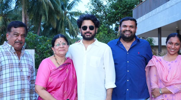 టీడీపీ ఎమ్మెల్యేను కలిసి హీరో నితిన్.. ఫొటోలు వైరల్