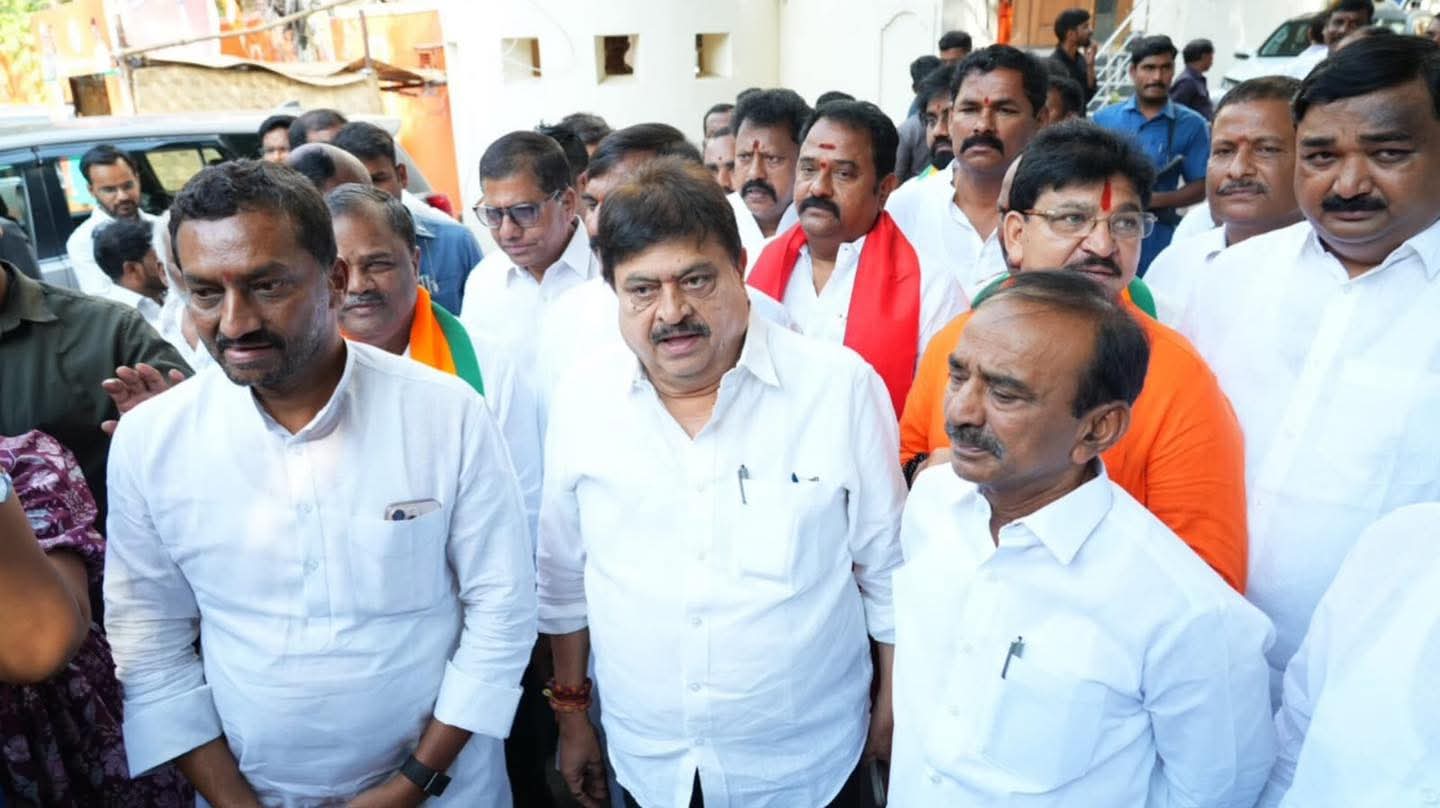 ‘రైతు గోస – బీజేపీ భరోసా’.. ఐకేపీ కేంద్రాల్లో కనీస సదుపాయాలు లేక రైతుల ఆందోళన