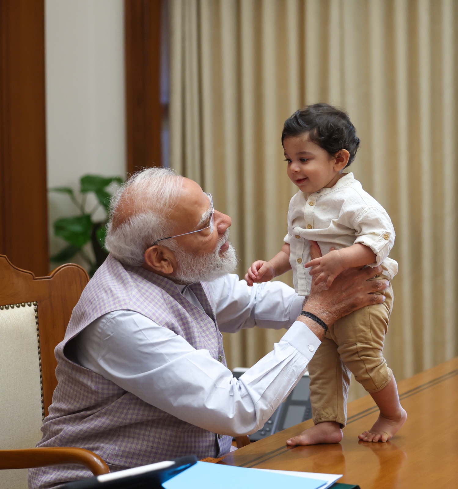 సేవా తీర్థలో ‘స్పెషల్ గెస్ట్స్’.. యువ మిత్రులతో ప్రధాని మోదీ ఆత్మీయ ముచ్చట్లు!