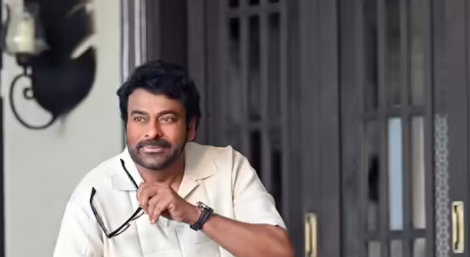 తగ్గేదేలే.. మెగాస్టార్ సరికొత్త లుక్!!