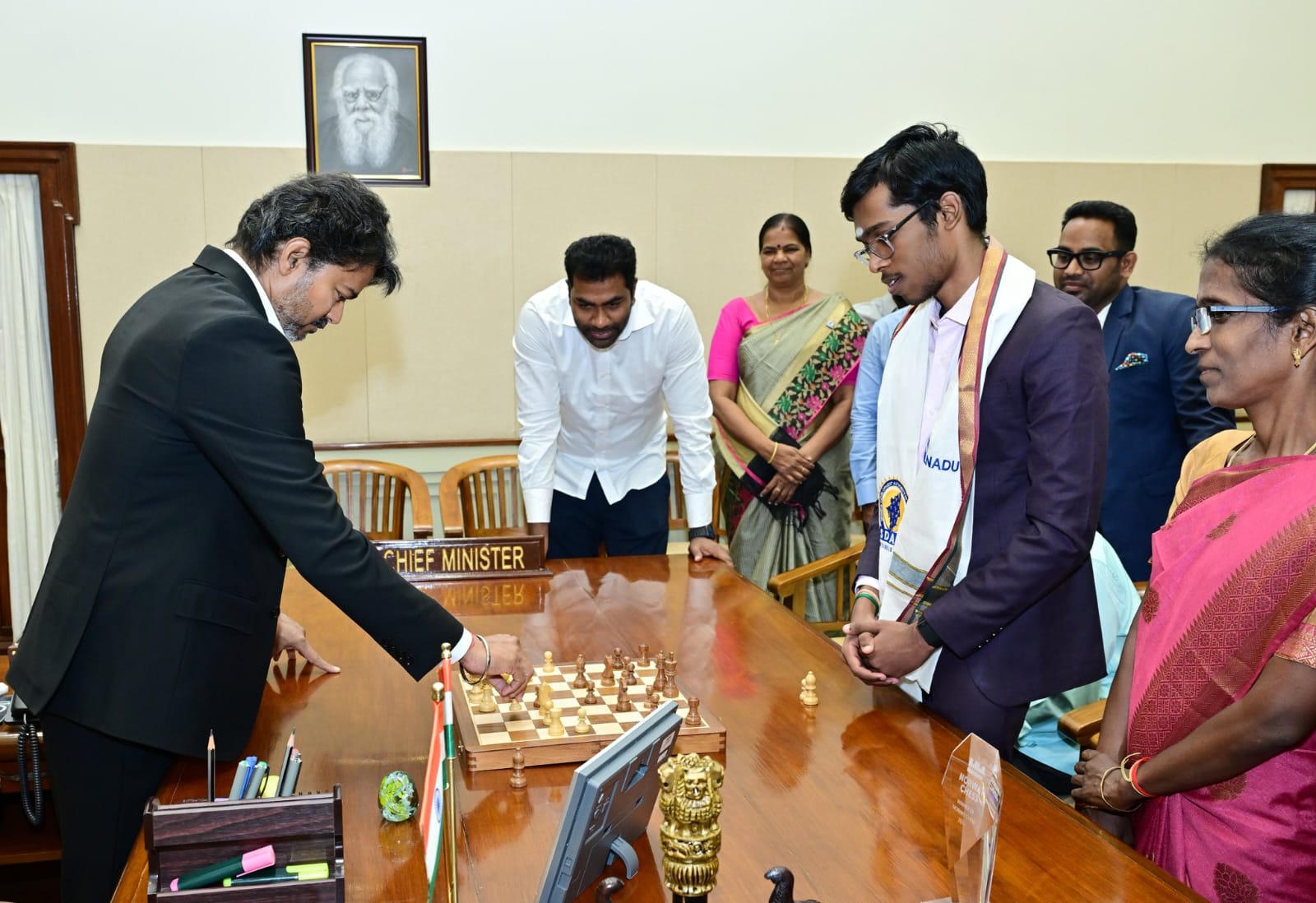 చెస్ సంచలనం ప్రజ్ఞానందకు సీఎం విజయ్ ఘన సత్కారం.. భారీ నజరానా