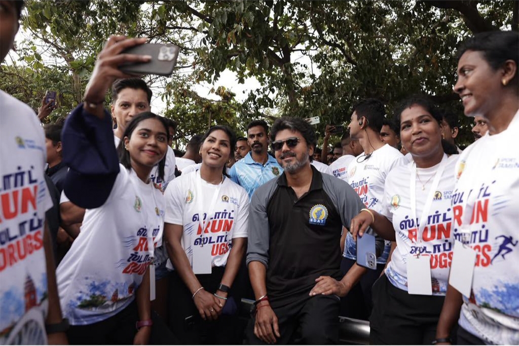 సీఎం జోసఫ్ విజయ్ ‘స్టార్ట్ రన్.. స్టాప్ డ్రగ్స్’ ర్యాలీకి శ్రీకారం