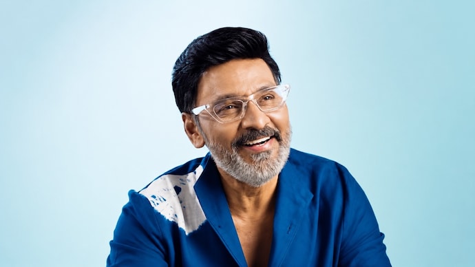 సర్కస్ లా మారిన అంత్యక్రియలు.. రాధికా శరత్ కుమార్ ఆవేదన